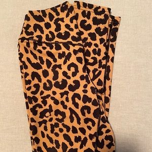BALANCE ATHLETICA CHEETAH PRINT LEGGINGS